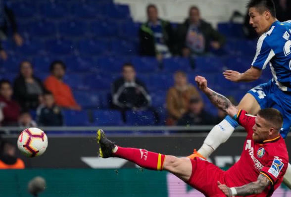  杜塞尔多夫防守反击犀利，客场擒获传统豪强三分